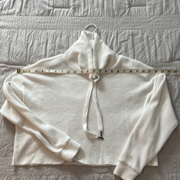 Forever 21 Women's Long Sleeve Cropped Cowneck Shirt - Picture 6 of 9